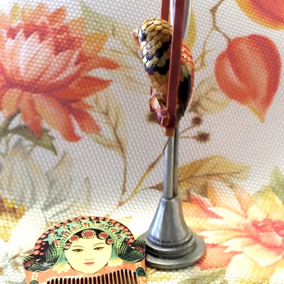 OOAK Chinese Antique Art repurposed into earrings - Picture 5 of 9